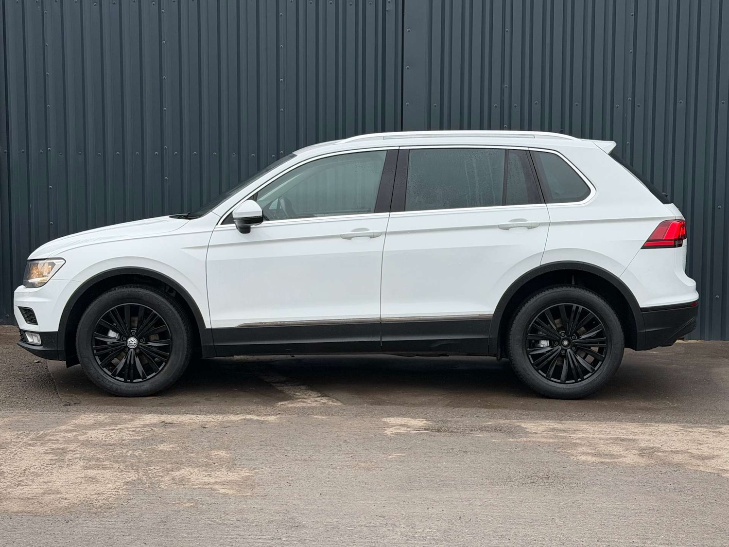 Used Volkswagen Tiguan 2016 for sale - 77792534: Photo 24