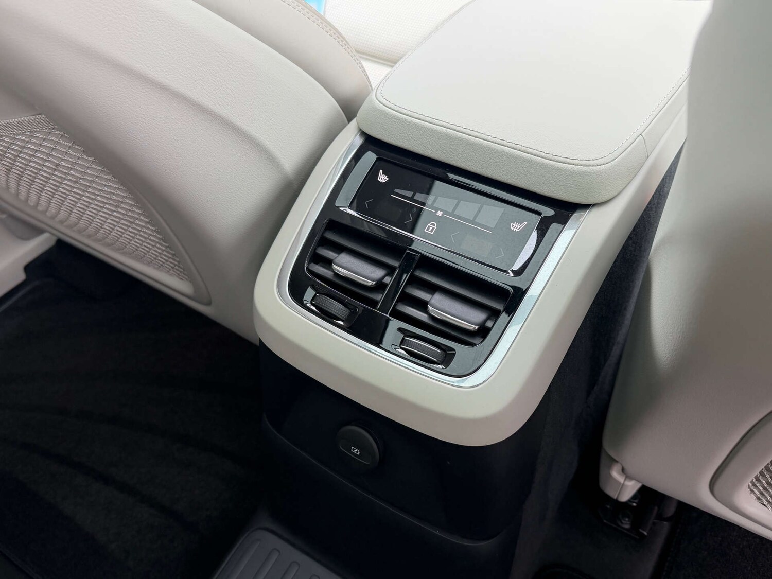 Used Volvo XC90 2022 for sale - 77470001: Photo 14