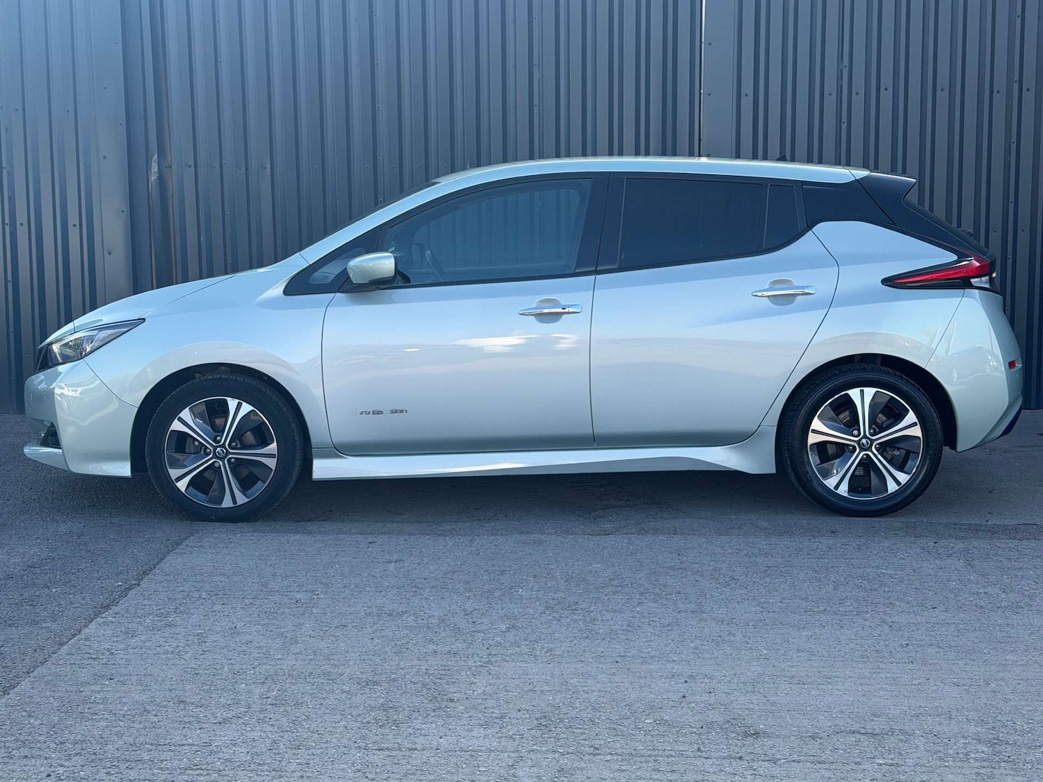 Used Nissan Leaf 2018 for sale - 78134646: Photo 9