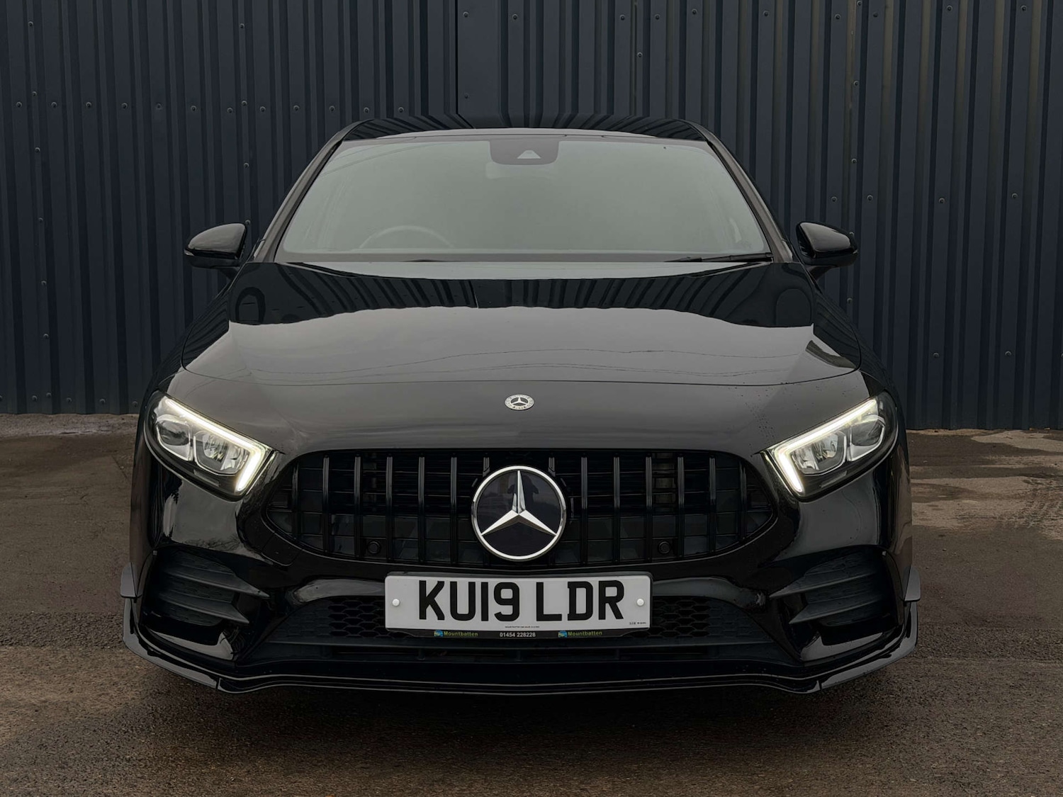 Used Mercedes-Benz A-Class 2019 for sale - 76845368: Photo 2