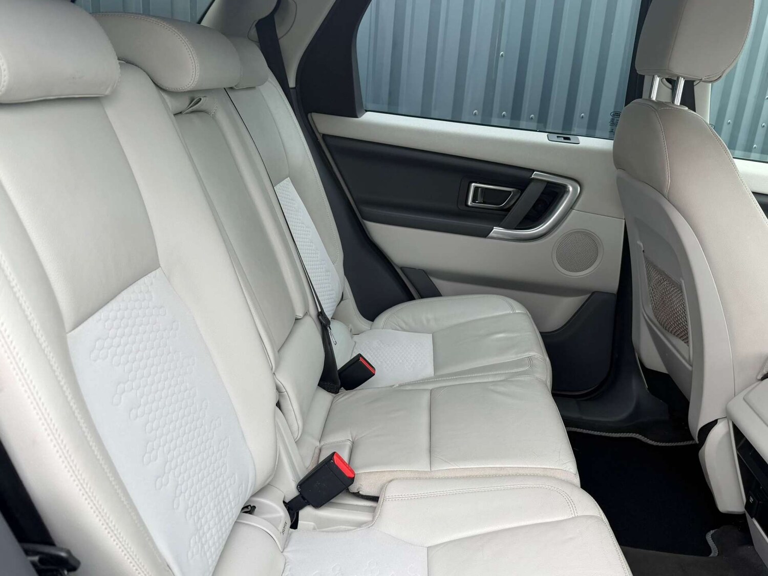 Used Land Rover Discovery Sport 2017 for sale - 78097331: Photo 17