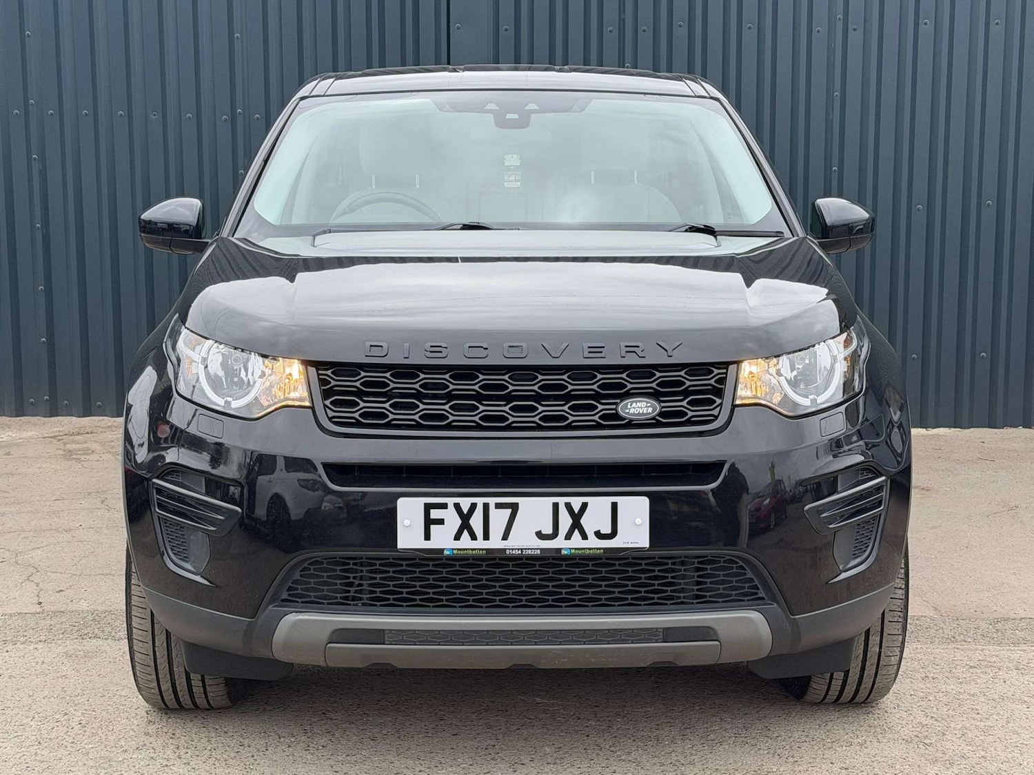 Used Land Rover Discovery Sport 2017 for sale - 78097331: Photo 2