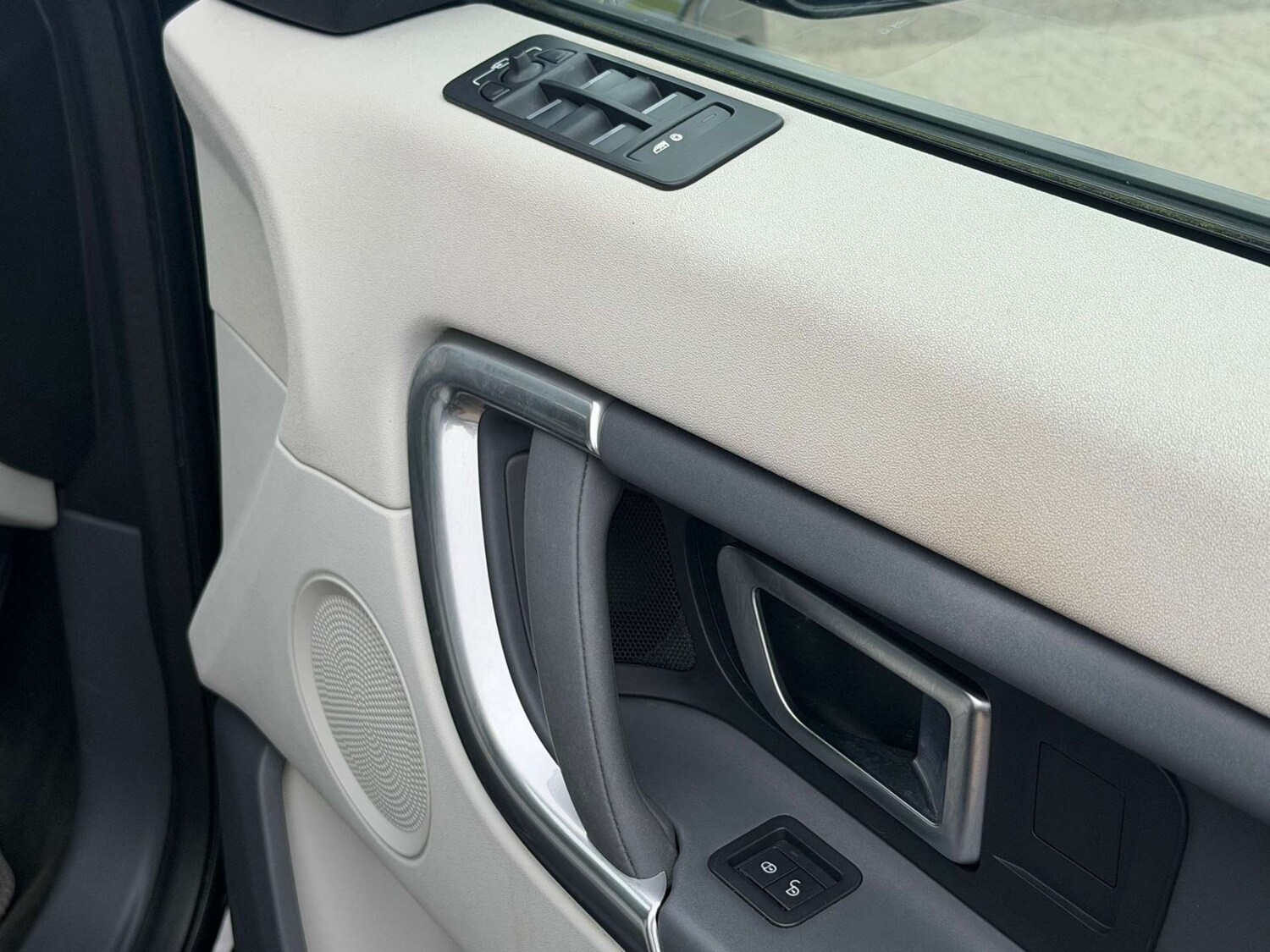 Used Land Rover Discovery Sport 2017 for sale - 78097331: Photo 30