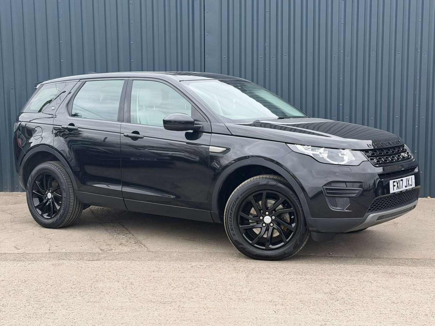 Used Land Rover Discovery Sport 2017 for sale - 78097331: Photo 6