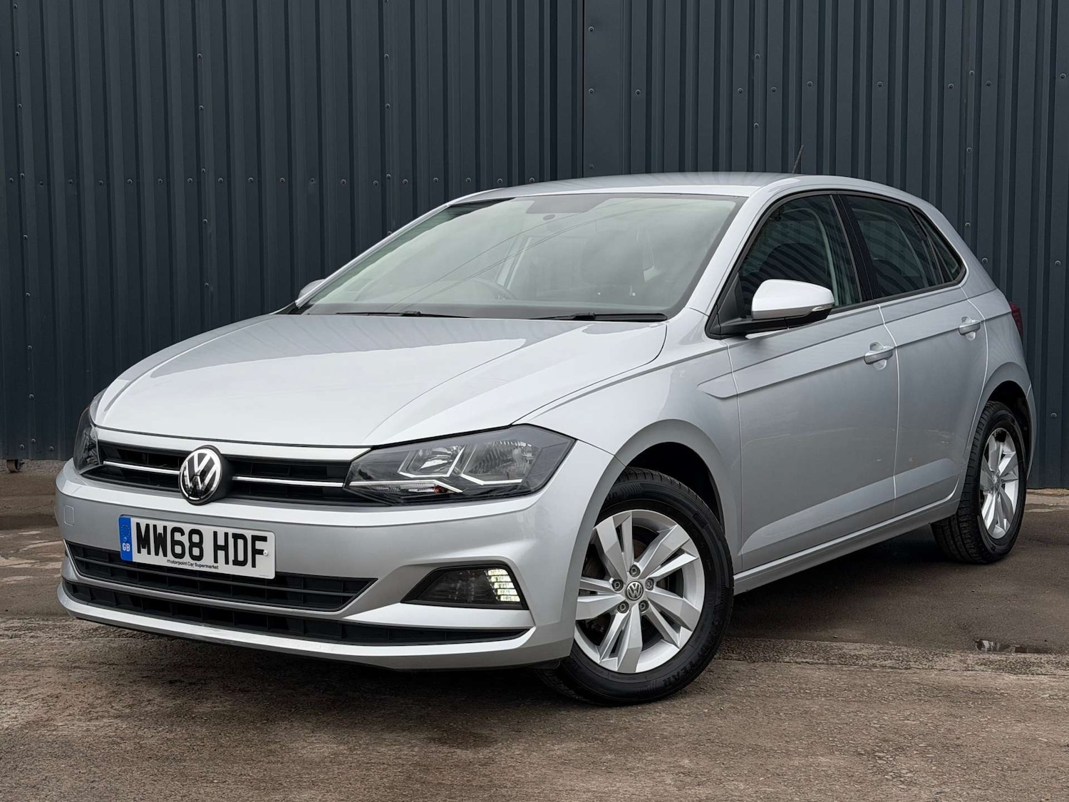 Used Volkswagen Polo 2018 for sale - 76453804: Photo 2
