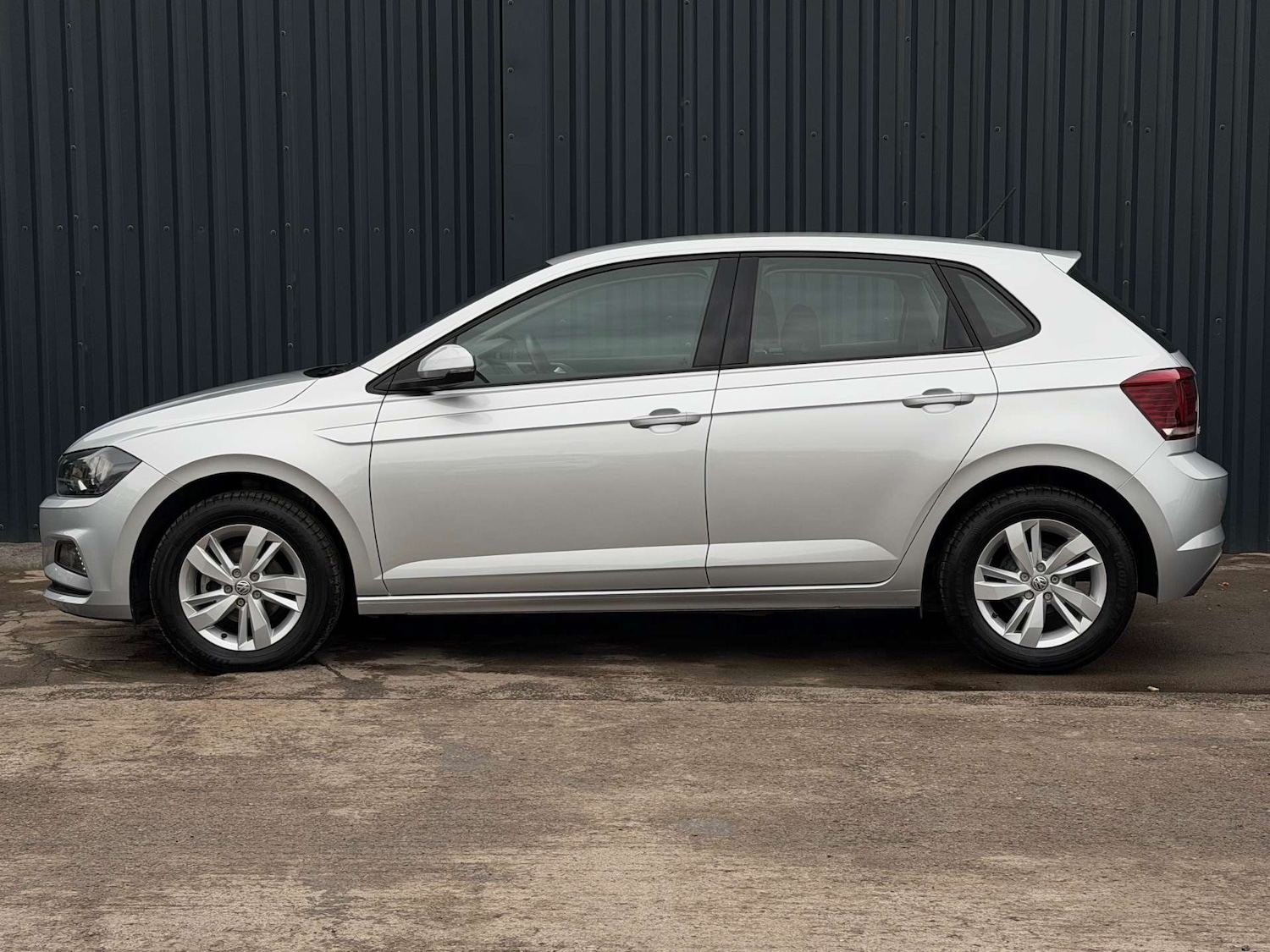 Used Volkswagen Polo 2018 for sale - 76453804: Photo 24