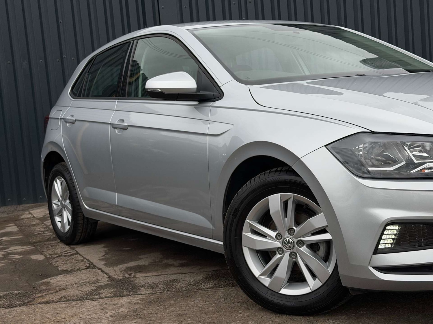 Used Volkswagen Polo 2018 for sale - 76453804: Photo 4