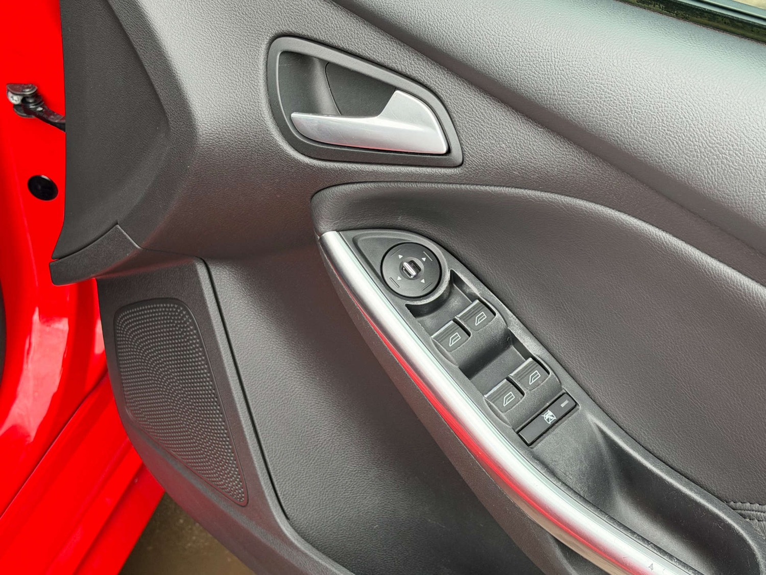 Used Ford Focus 2014 for sale - 78152325: Photo 15