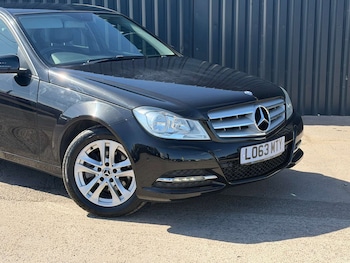 Used Mercedes-Benz C Class 2013 for sale - 77903121: Photo