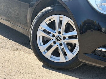 Used Mercedes-Benz C Class 2013 for sale - 77903121: Photo