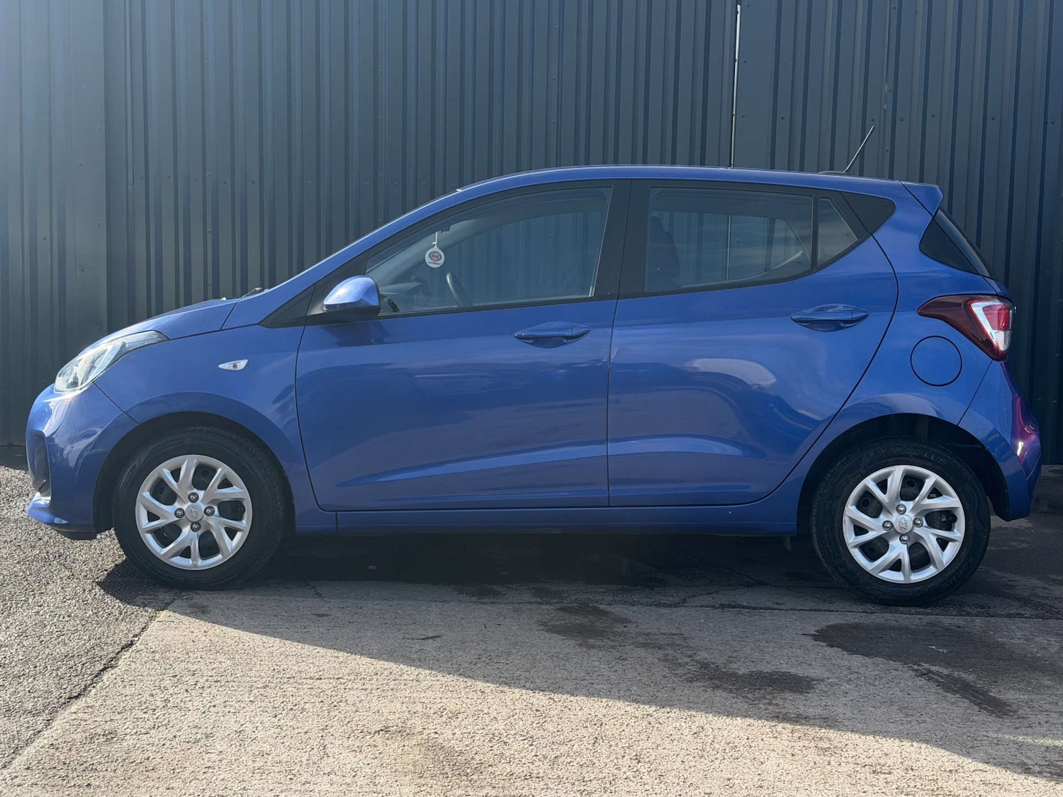 Used Hyundai i10 2018 for sale - 77523209: Photo 8