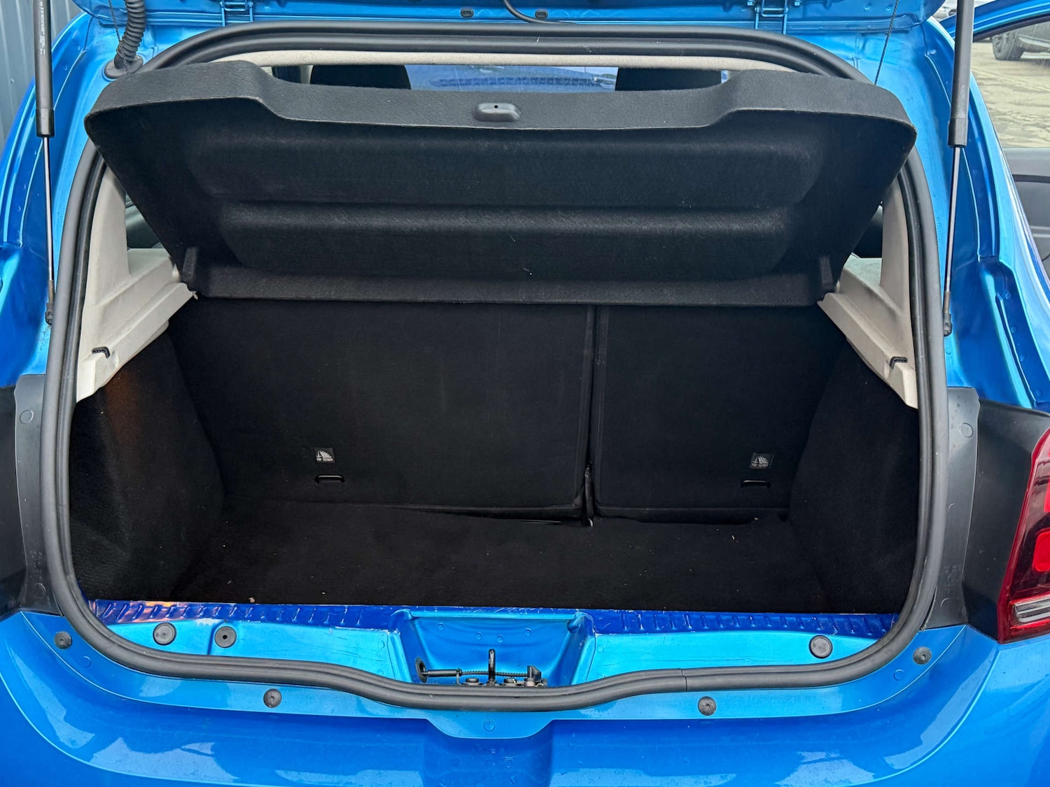 Used Dacia Sandero Stepway 2019 for sale - 76910608: Photo 8