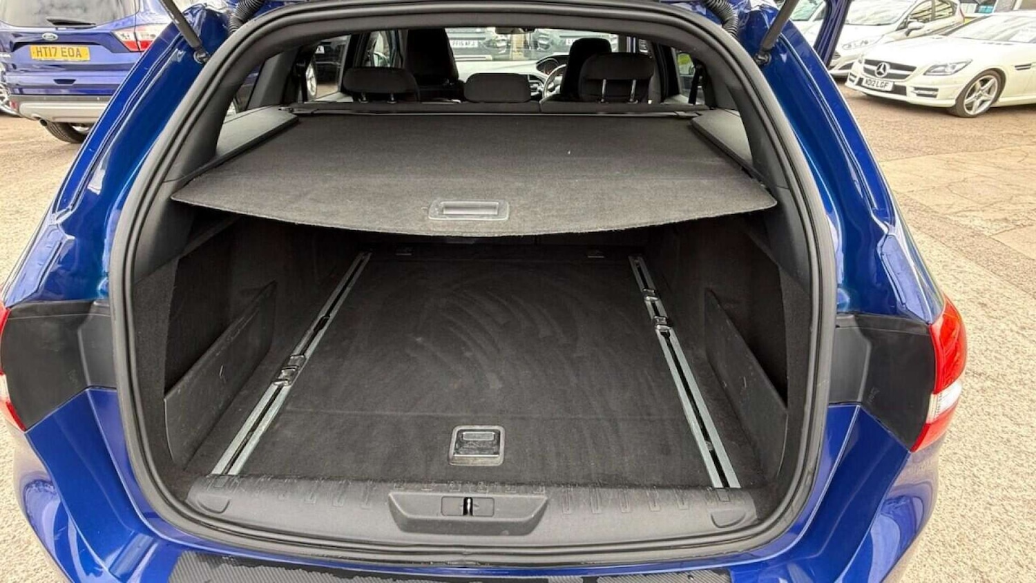 Used Peugeot 308 2017 for sale - 76602116: Photo 15