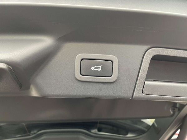 Used Land Rover Range Rover Velar 2018 for sale - 76232186: Photo 25