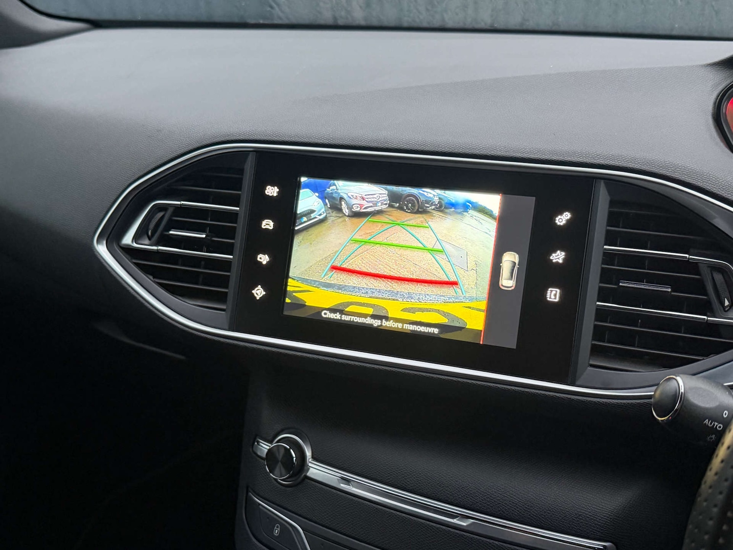 Used Peugeot 308 2015 for sale - 76767879: Photo 20