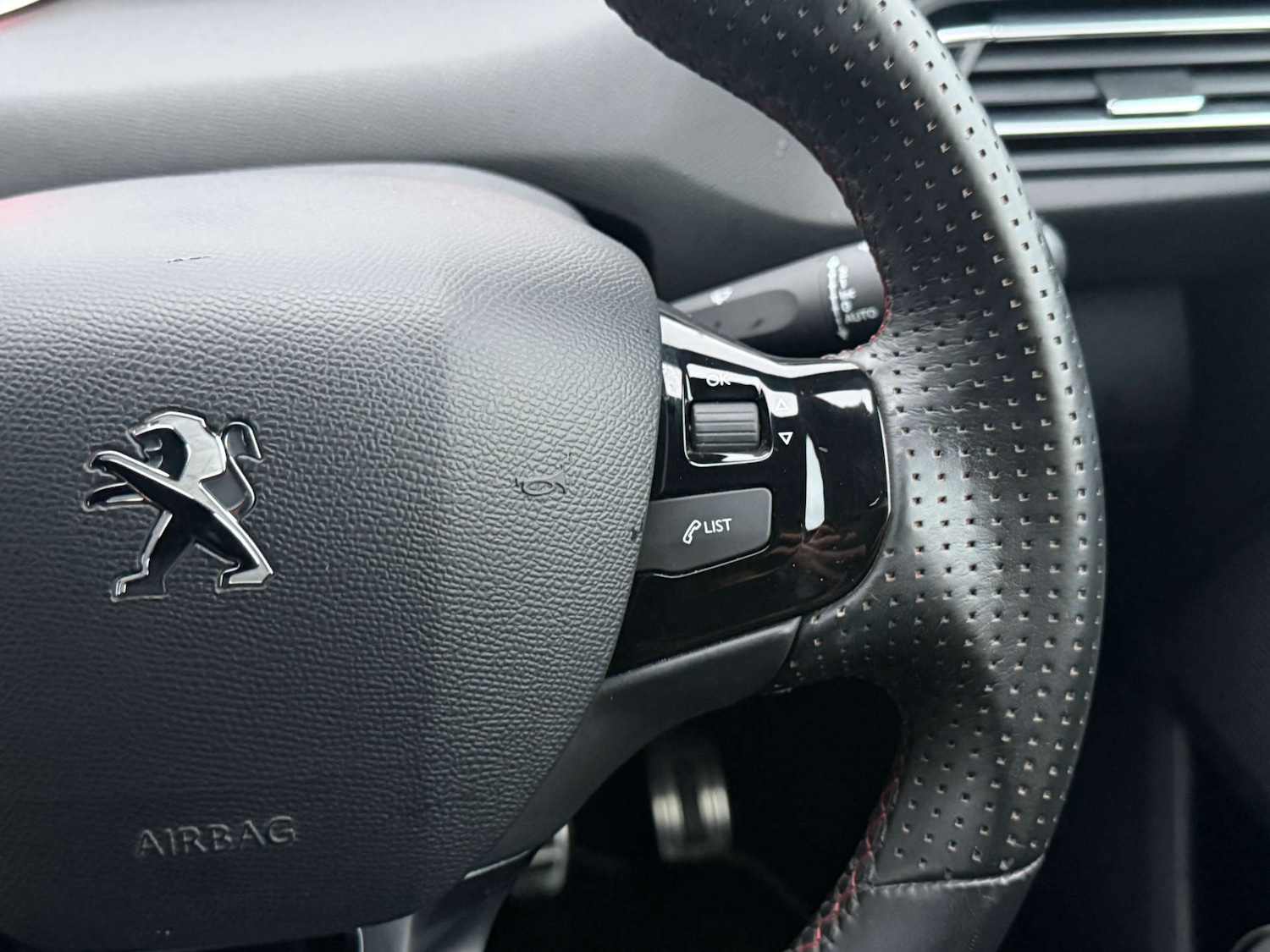 Used Peugeot 308 2015 for sale - 76767879: Photo 23