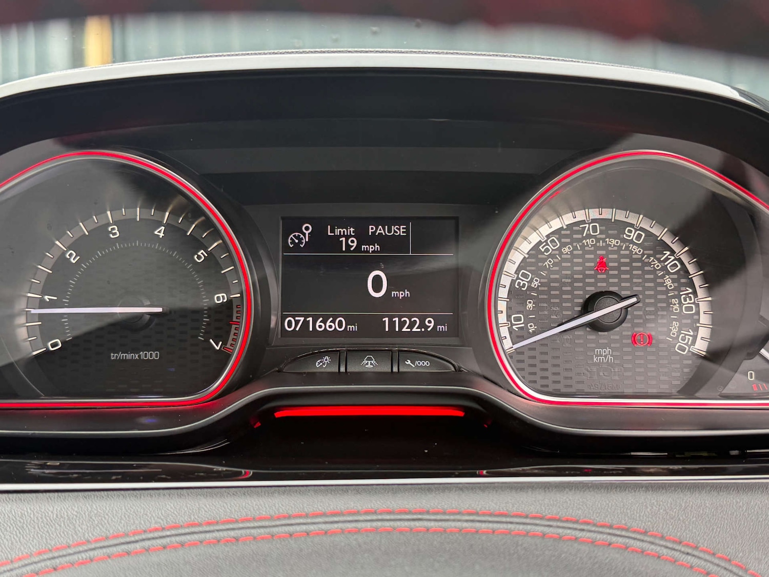 Used Peugeot 208 2014 for sale - 77022282: Photo 13