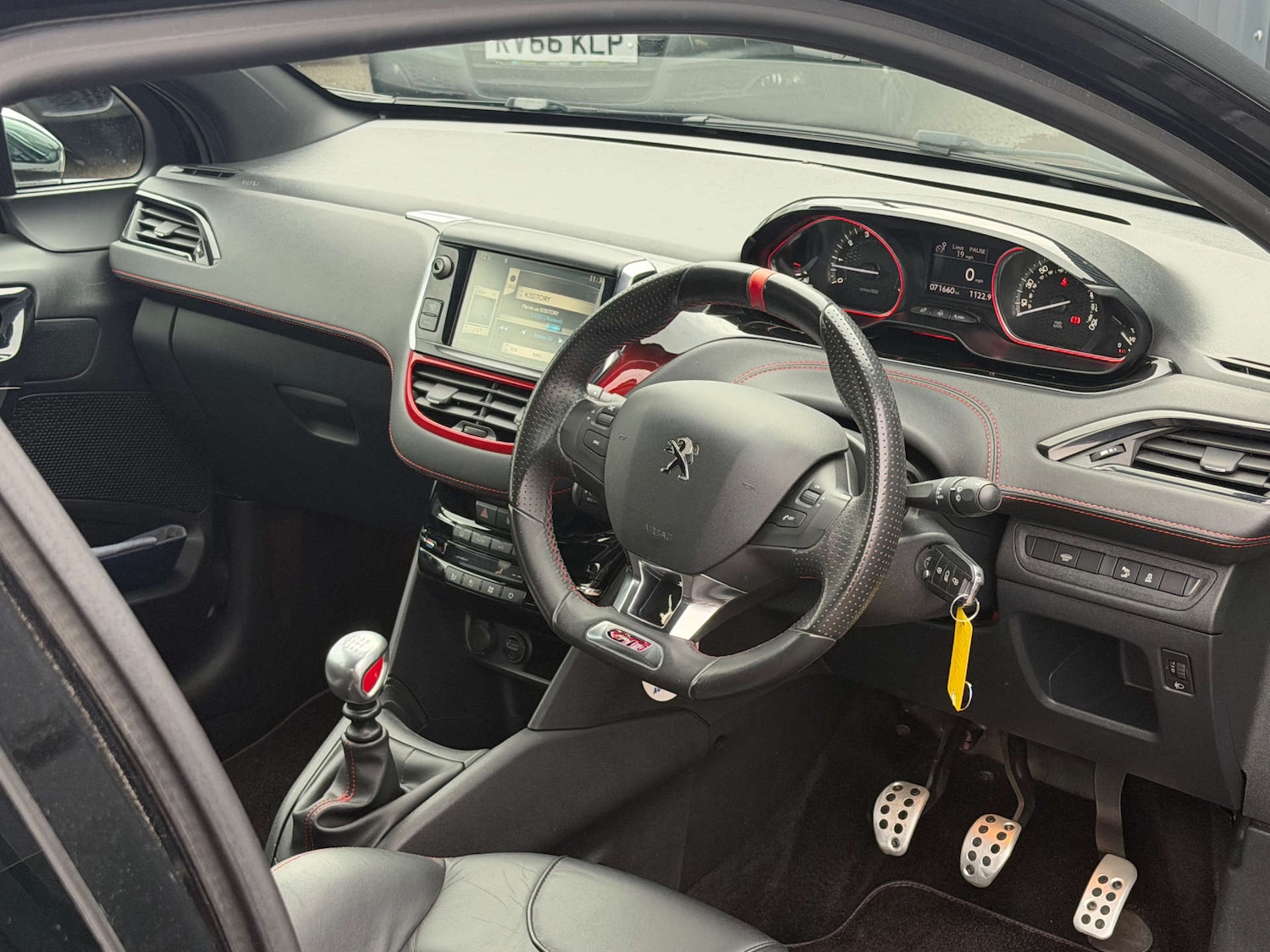 Used Peugeot 208 2014 for sale - 77022282: Photo 8