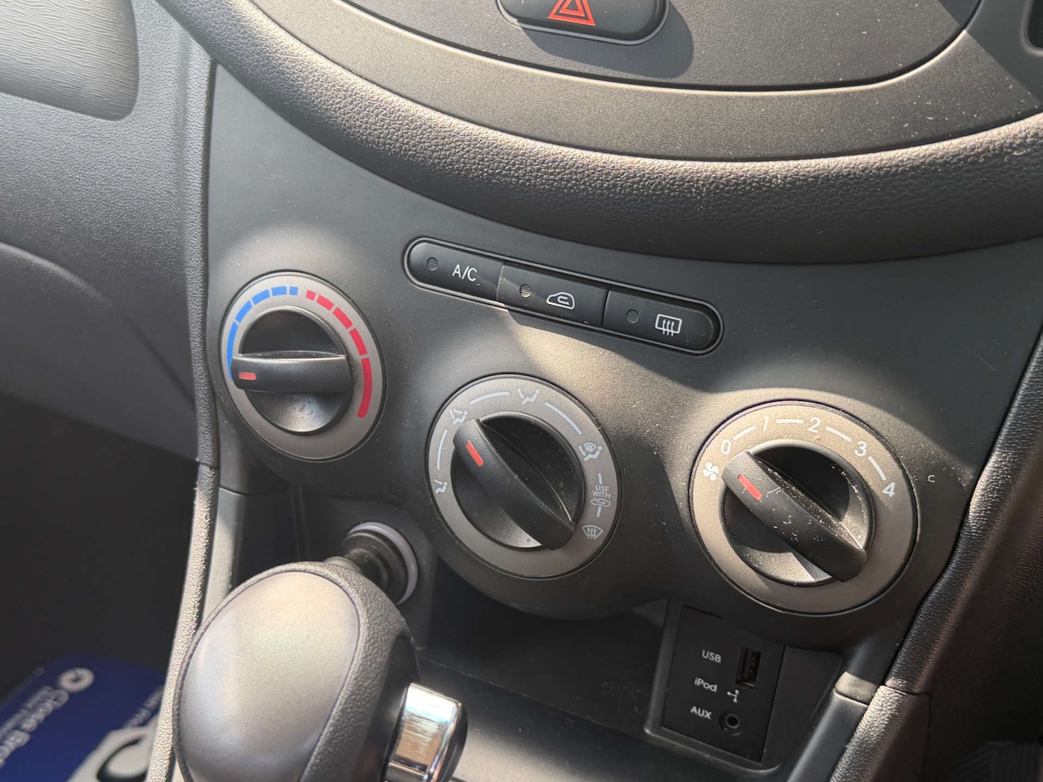 Used Hyundai i10 2011 for sale - 78102149: Photo 13