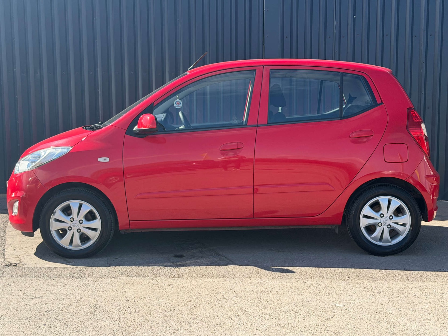 Used Hyundai i10 2011 for sale - 78102149: Photo 15