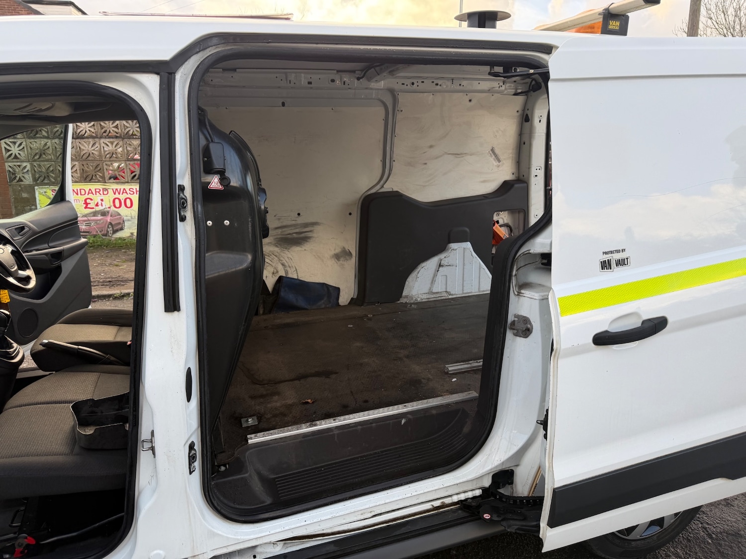 Used Ford Transit Connect 2017 for sale - 76644526: Photo 11