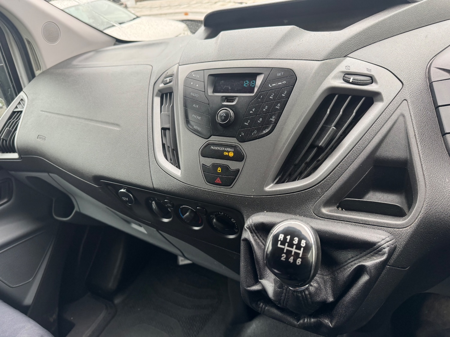 Used Ford Transit Custom 2015 for sale - 76347421: Photo 9