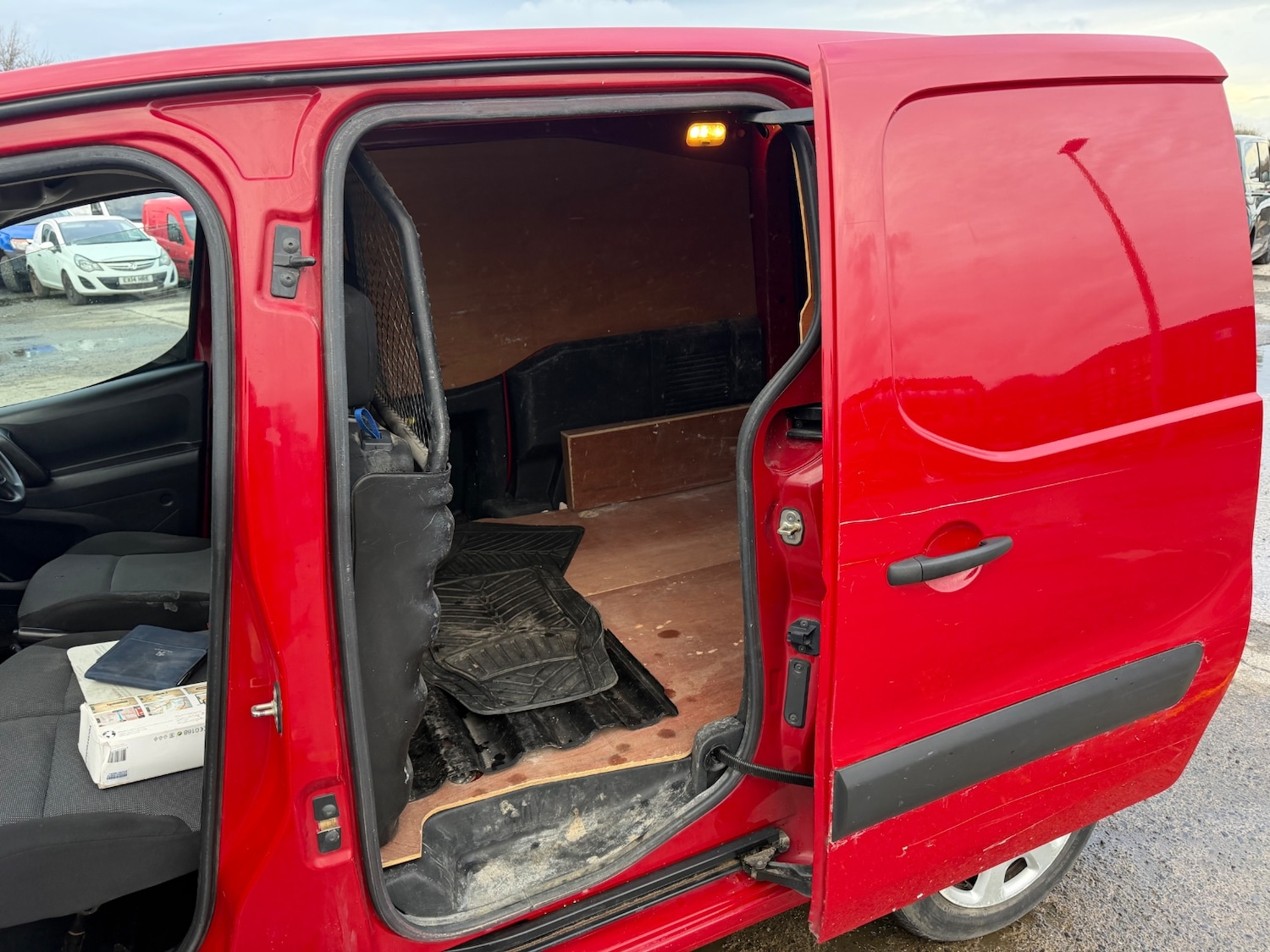 Used Peugeot Partner 2017 for sale - 76855504: Photo 11