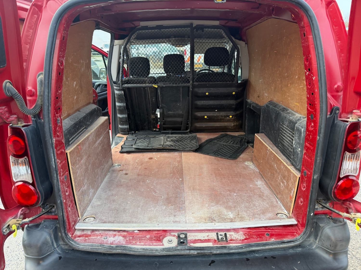 Used Peugeot Partner 2017 for sale - 76855504: Photo 12