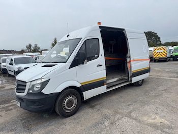 Mercedes-Benz Sprinter feature image 3