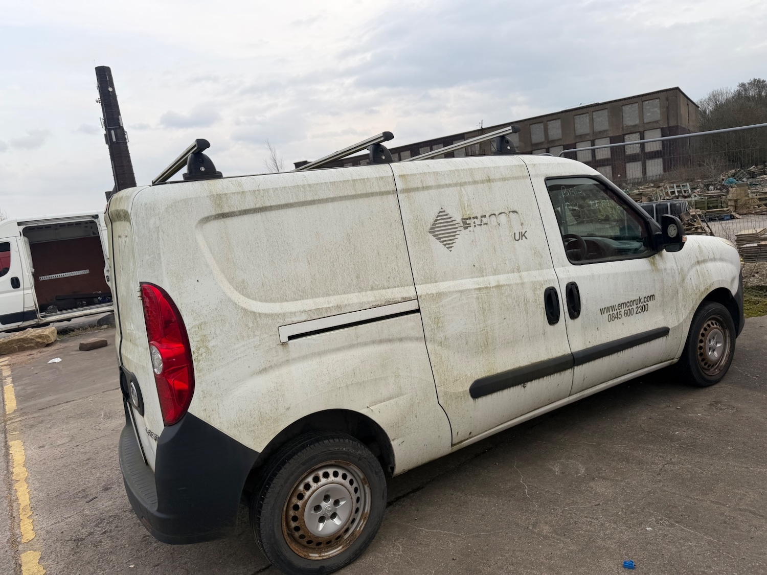 Used Vauxhall Combo 2015 for sale - 77838396: Photo 2