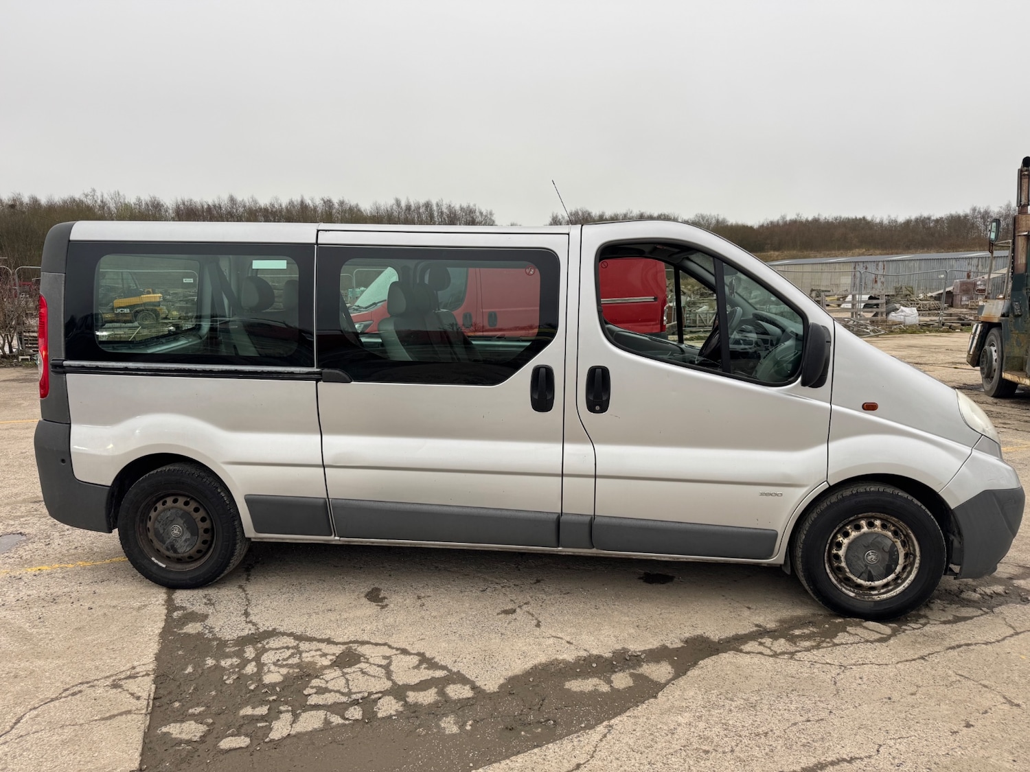 Used Vauxhall Vivaro 2013 for sale - 77767975: Photo 2
