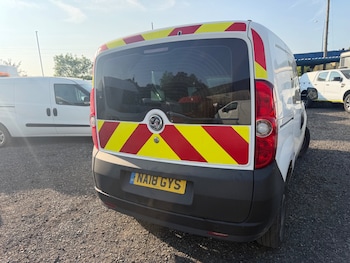 Used Vauxhall Combo 2018 for sale - 79267583: Photo