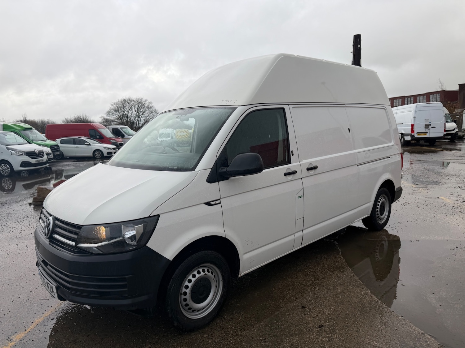 Used Volkswagen Transporter 2019 for sale - 78131322: Photo 2