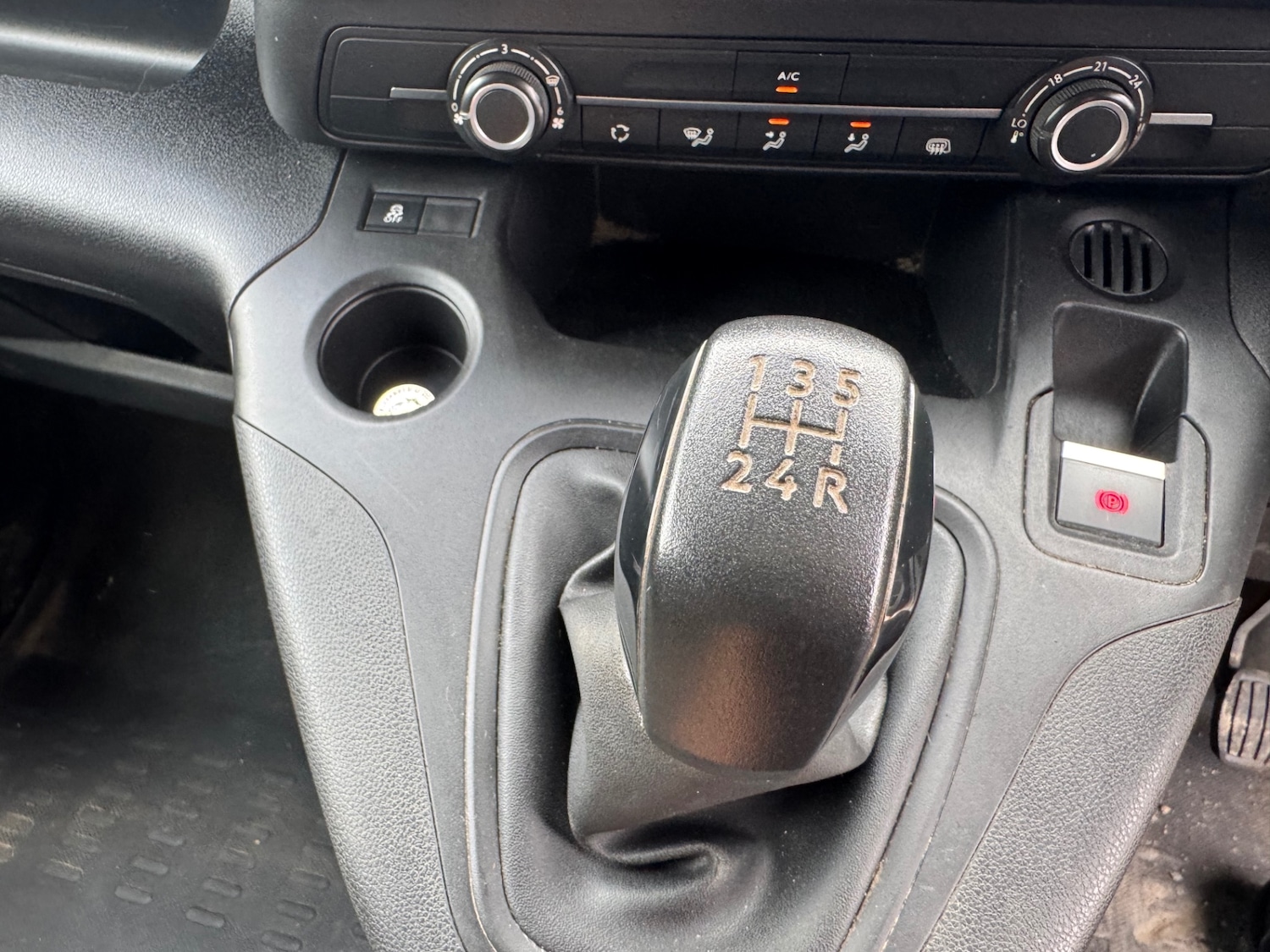 Used Peugeot Partner 2019 for sale - 76671031: Photo 12