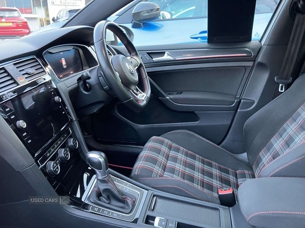 Used Volkswagen Golf 2017 for sale - 77082201: Photo 2