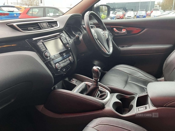Used Nissan Qashqai 2015 for sale - 77825427: Photo 2