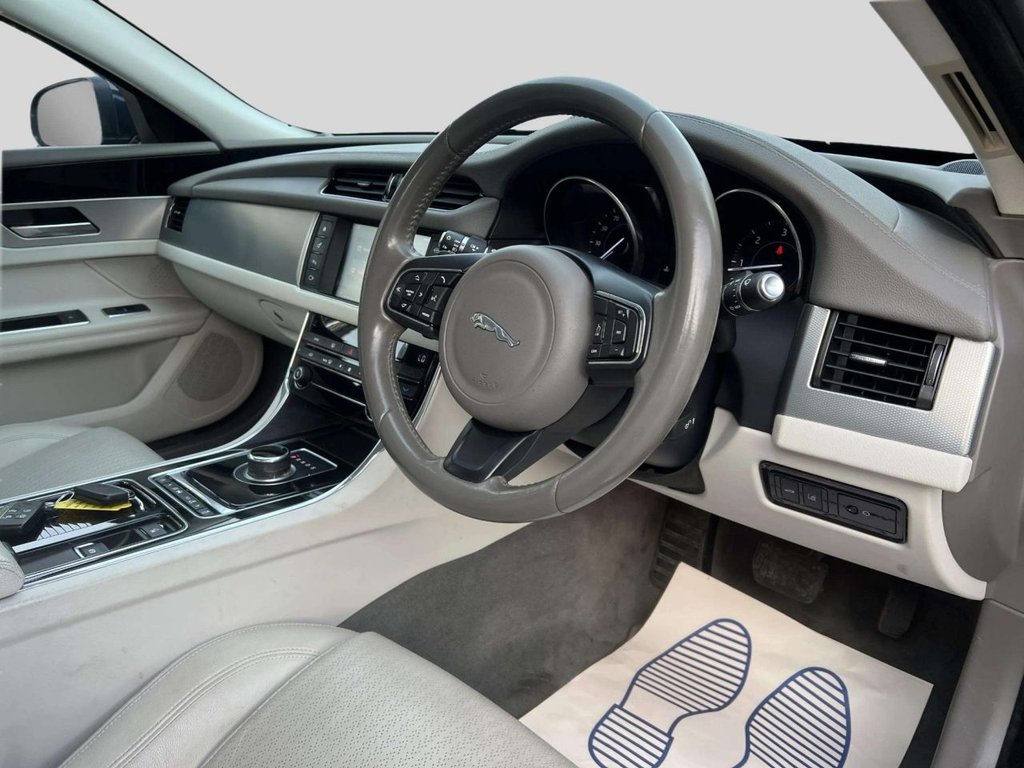 Used Jaguar XF 2016 for sale - 77967291: Photo 28