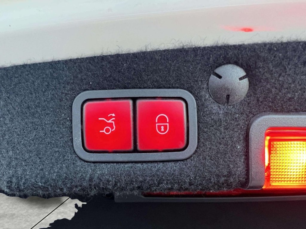 Used Mercedes-Benz C Class 2014 for sale - 77897550: Photo 11