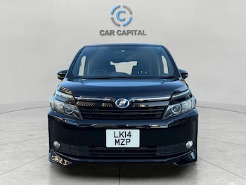 Used Toyota Voxy 2014 for sale - 74845205: Photo
