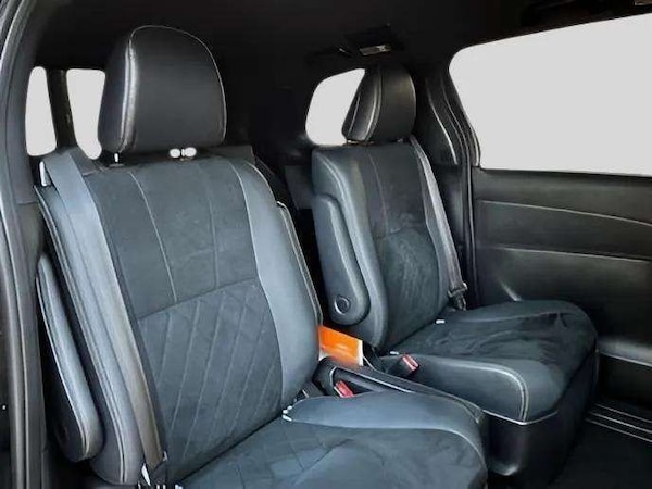 Used Toyota Estima 2016 for sale - 76261386: Photo 17