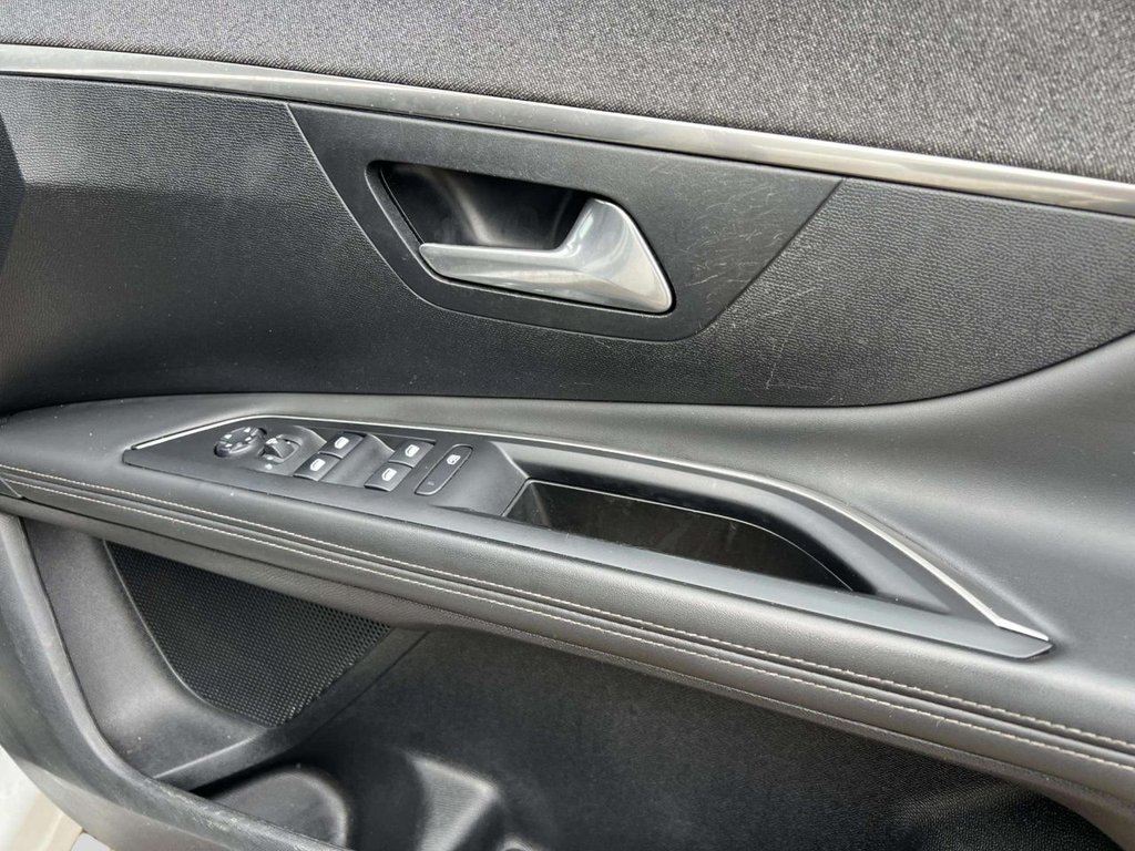 Used Peugeot 3008 2017 for sale - 76900889: Photo 30