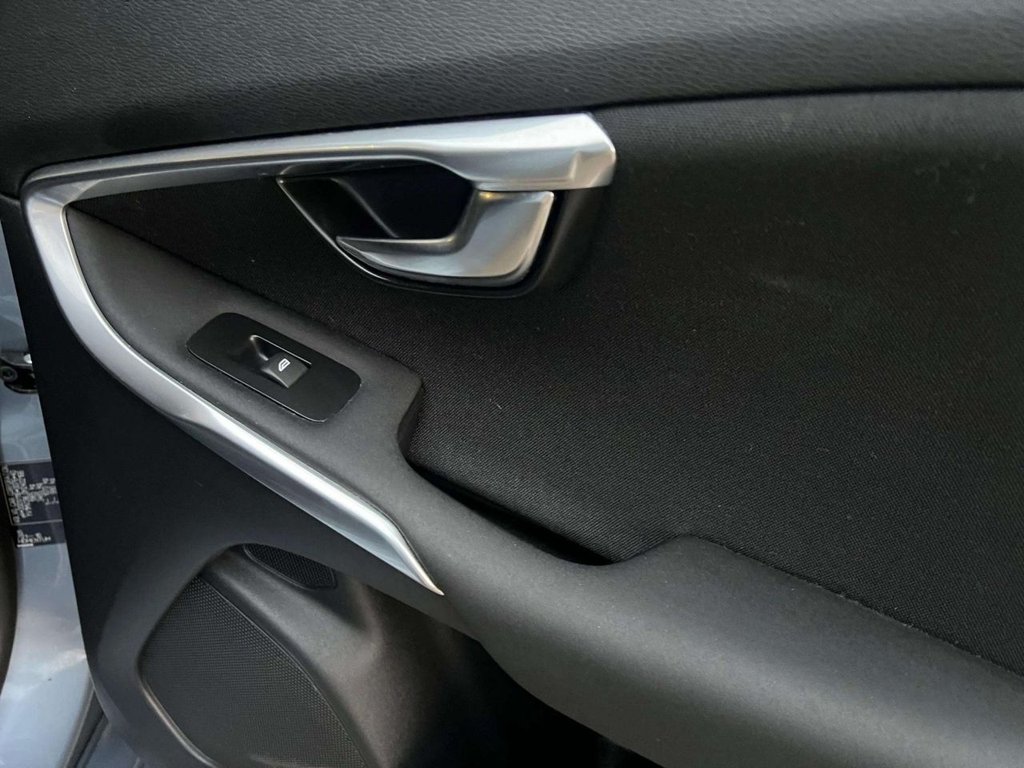 Used Volvo V40 2016 for sale - 76496402: Photo 23