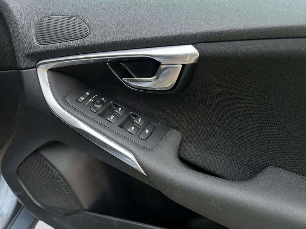 Used Volvo V40 2016 for sale - 76496402: Photo 29