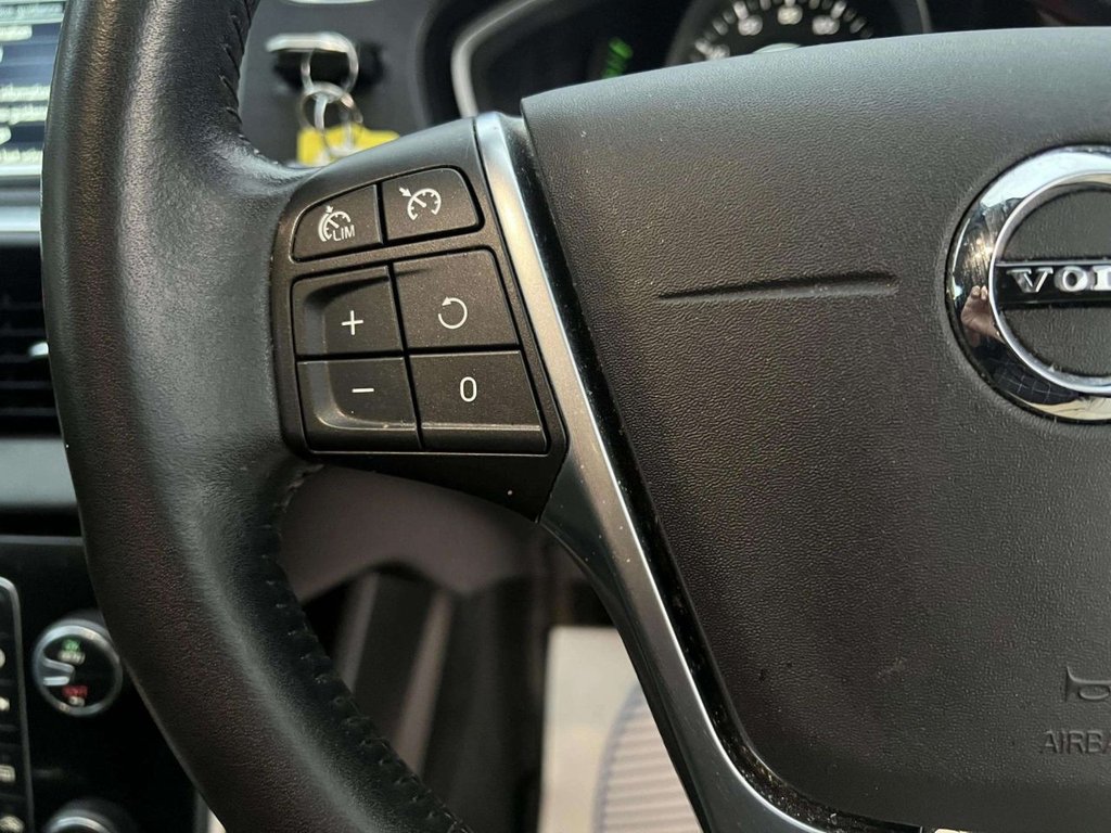 Used Volvo V40 2016 for sale - 76496402: Photo 36