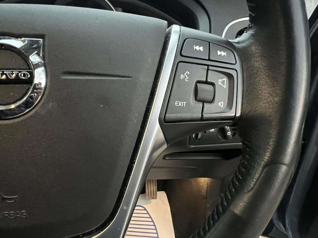 Used Volvo V40 2016 for sale - 76496402: Photo 37