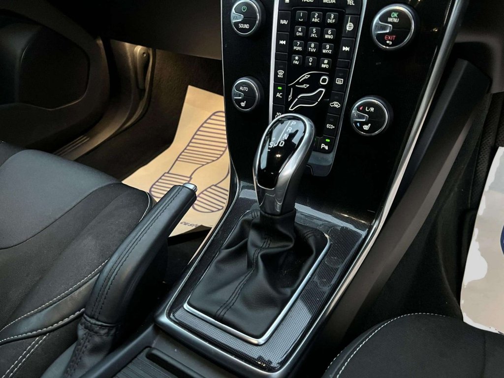 Used Volvo V40 2016 for sale - 76496402: Photo 41