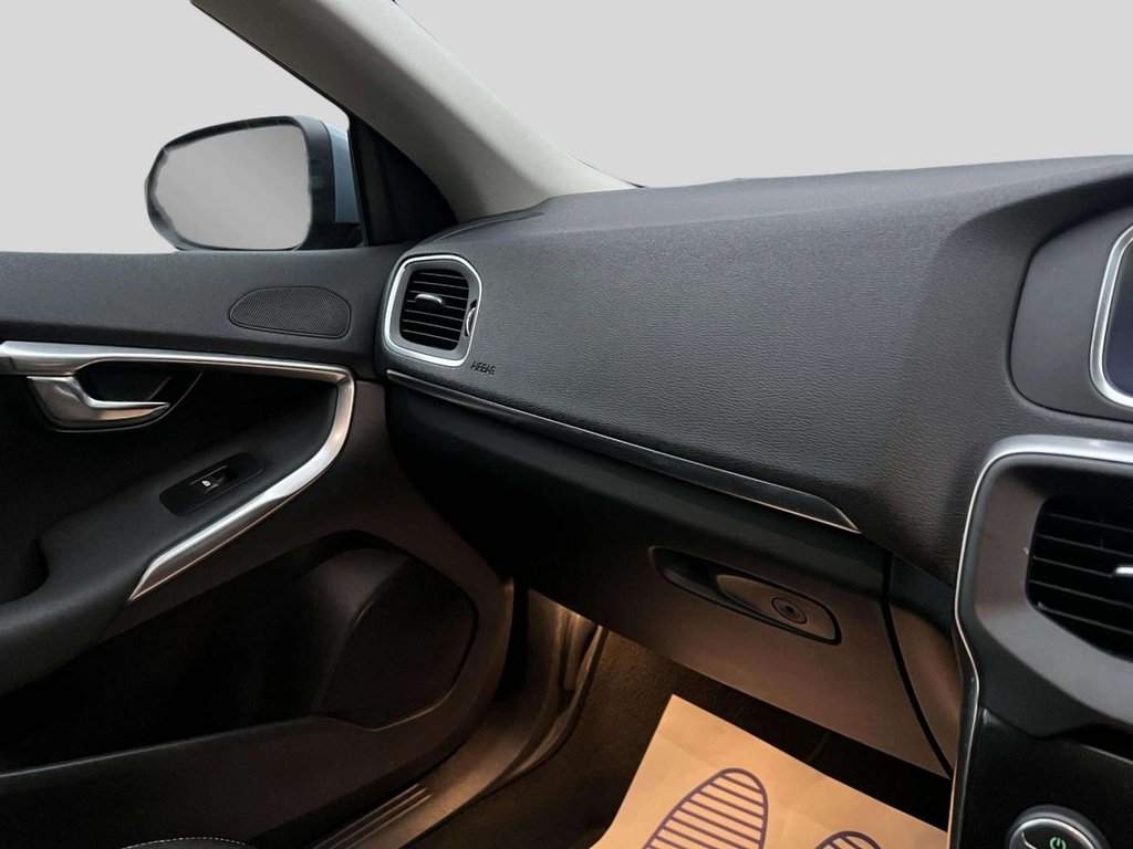 Used Volvo V40 2016 for sale - 76496402: Photo 47