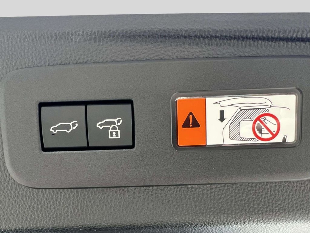 Used Toyota Land Cruiser 2024 for sale - 77250215: Photo 12