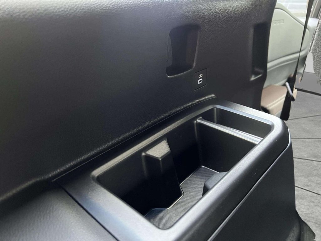 Used Toyota Land Cruiser 2024 for sale - 77250215: Photo 13