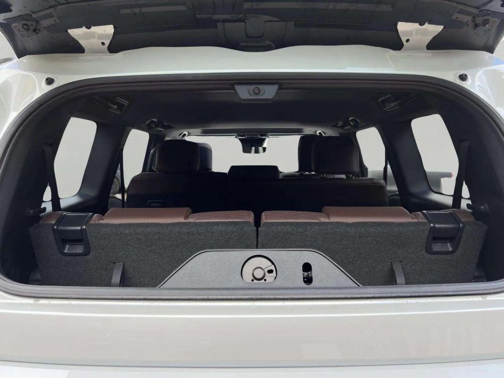 Used Toyota Land Cruiser 2024 for sale - 77250215: Photo 16